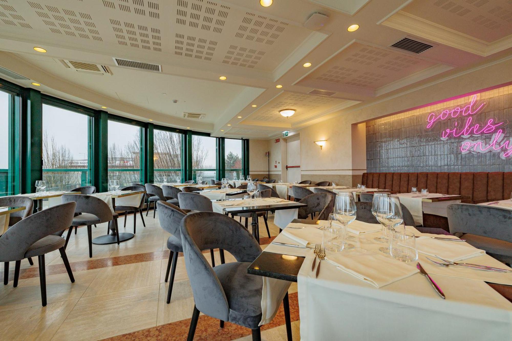Just Hotel Saronno Luaran gambar