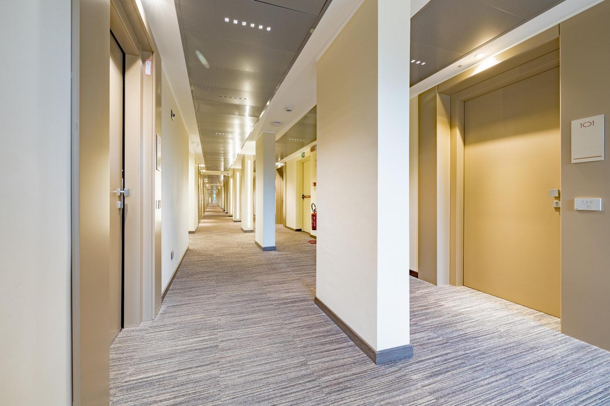 Just Hotel Saronno Luaran gambar