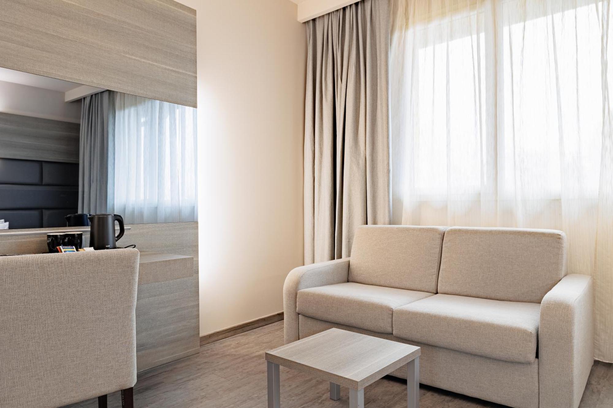 Just Hotel Saronno Luaran gambar