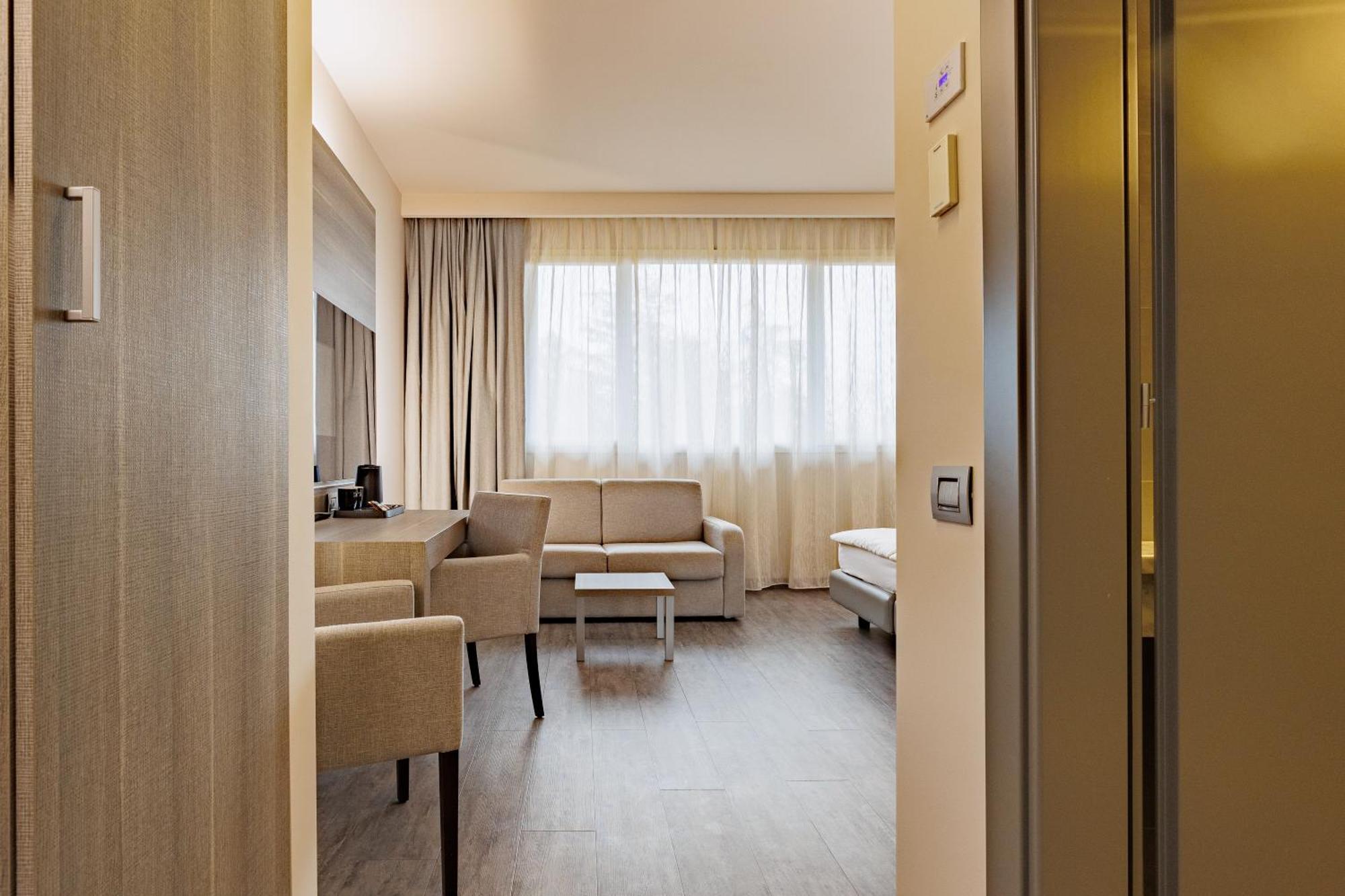Just Hotel Saronno Luaran gambar