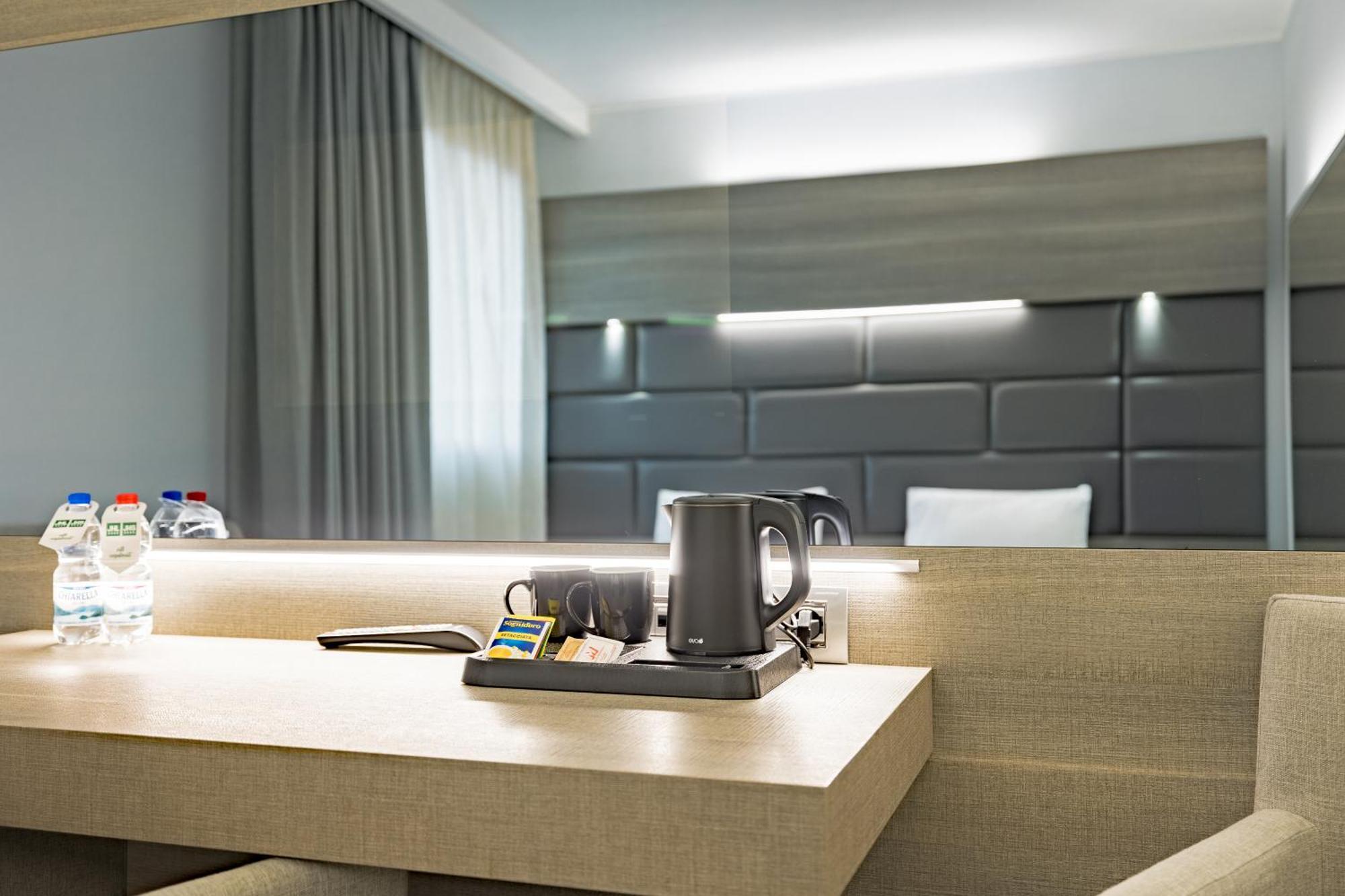 Just Hotel Saronno Luaran gambar
