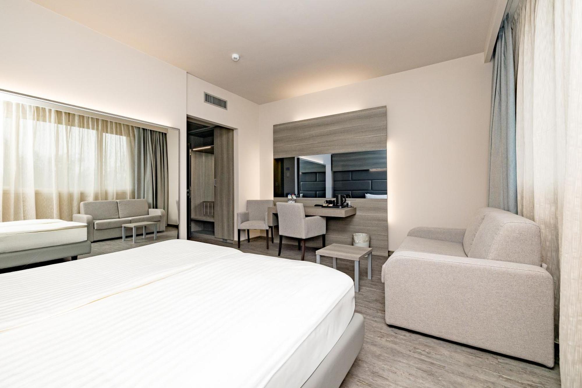 Just Hotel Saronno Luaran gambar