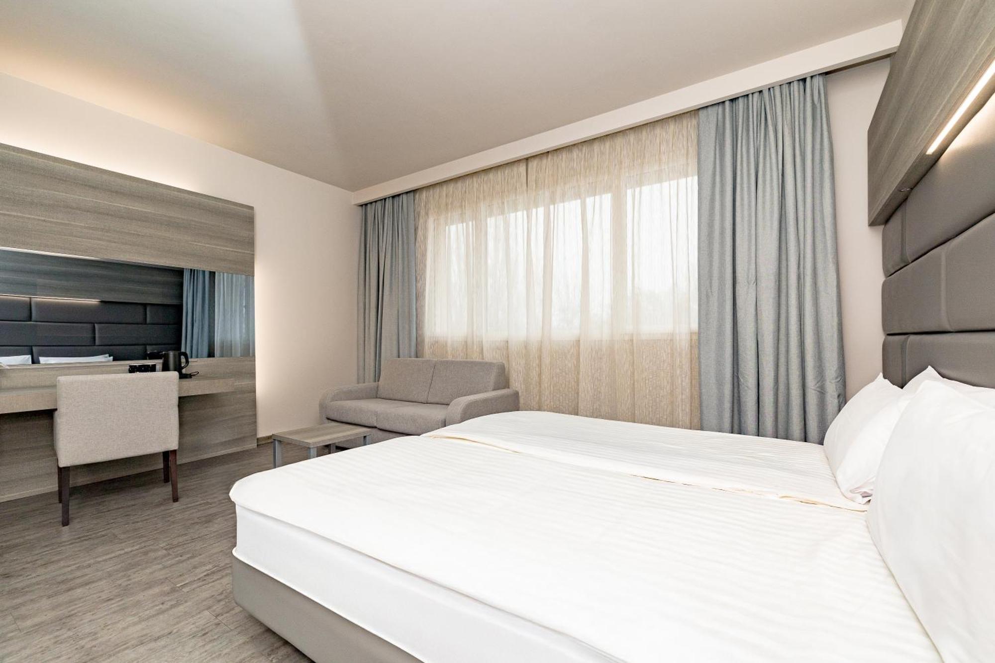 Just Hotel Saronno Luaran gambar