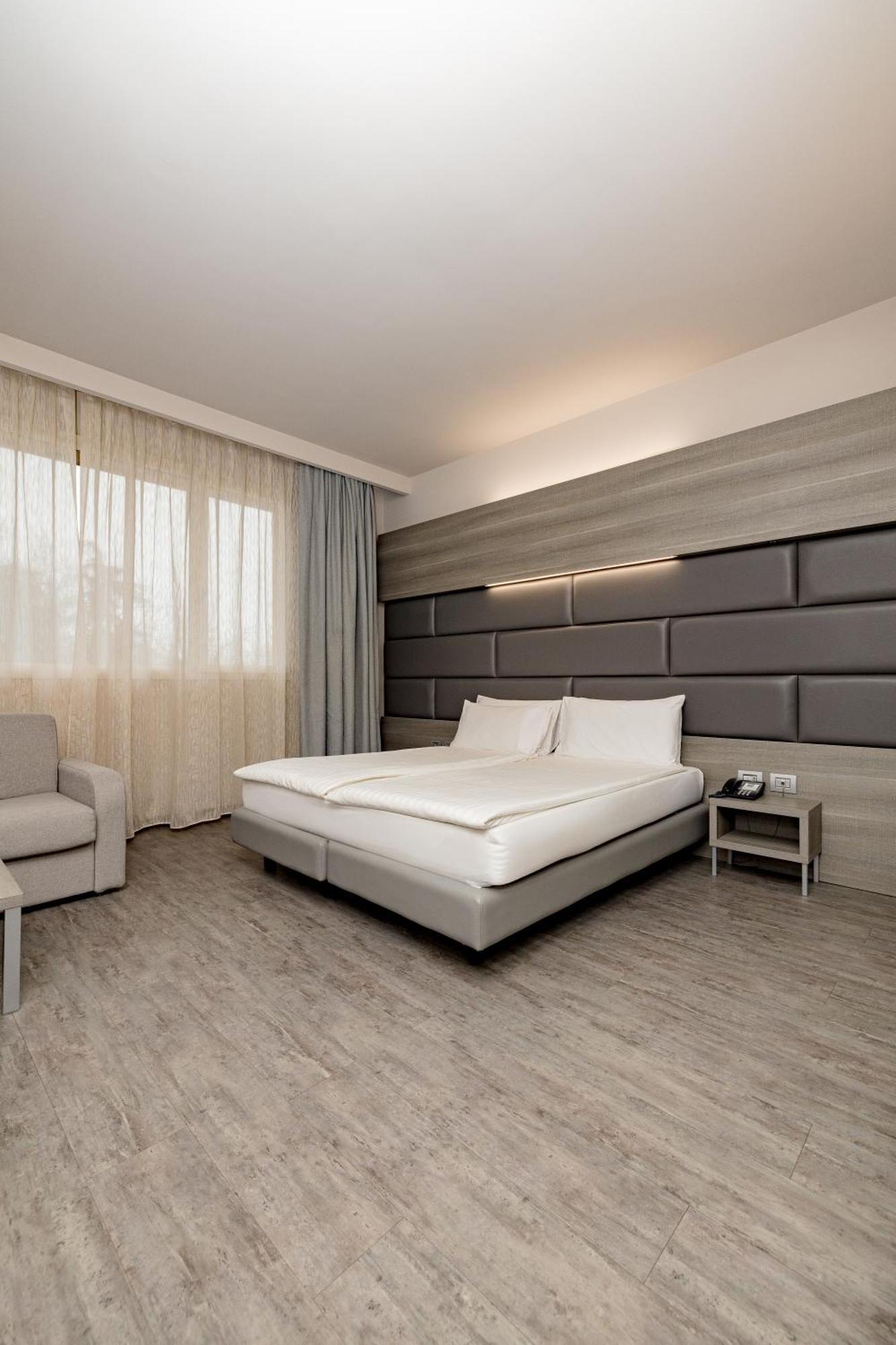 Just Hotel Saronno Luaran gambar