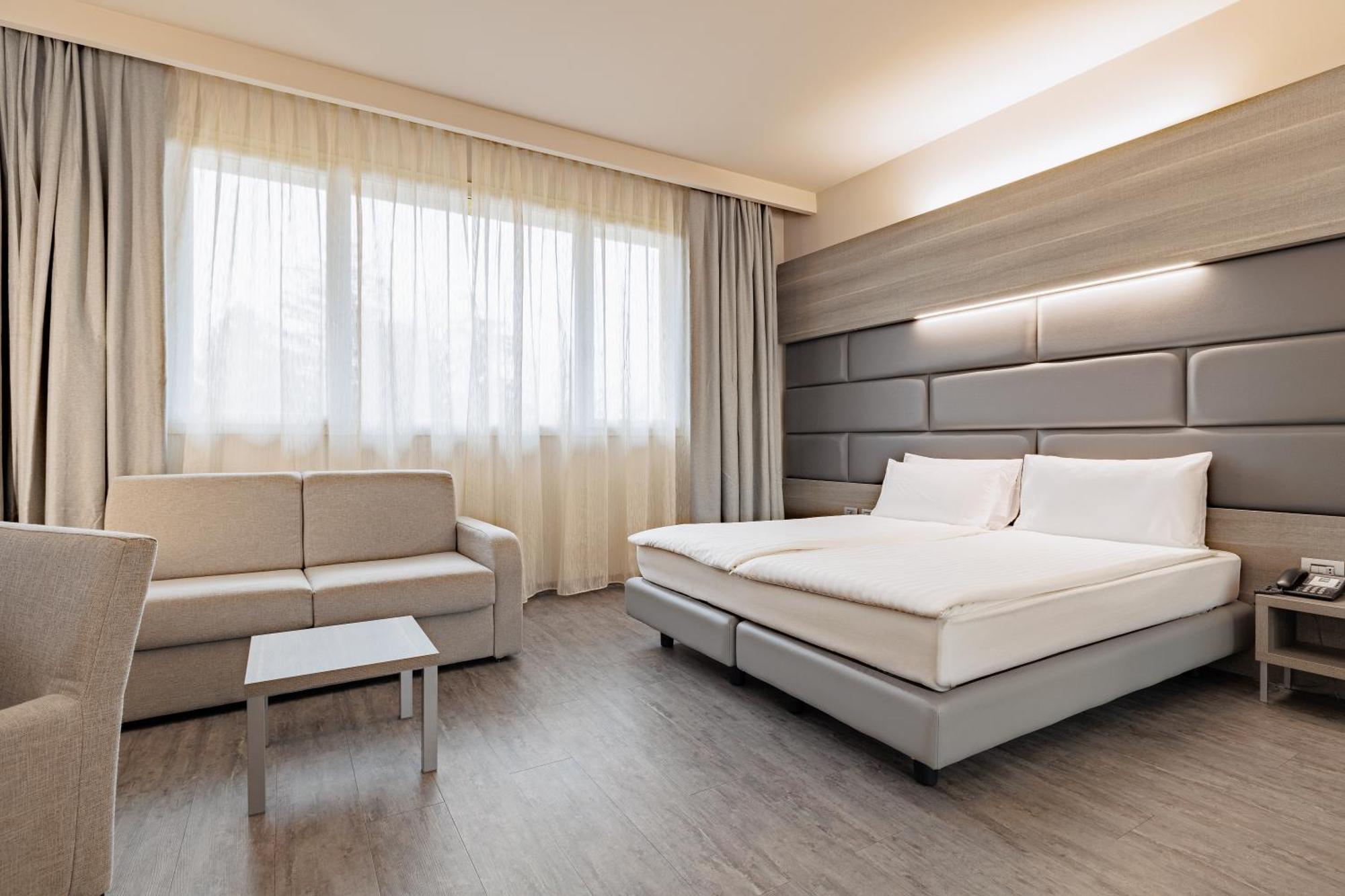 Just Hotel Saronno Luaran gambar